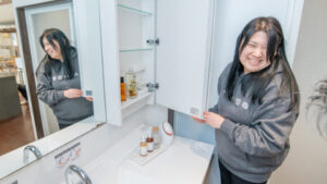 洗面化粧台の鏡を開けたところ