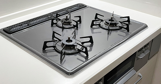 3口のガスコンロの写真