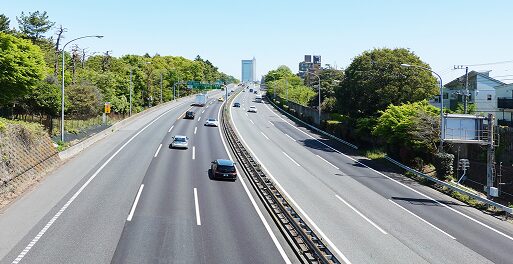 幹線道路の写真