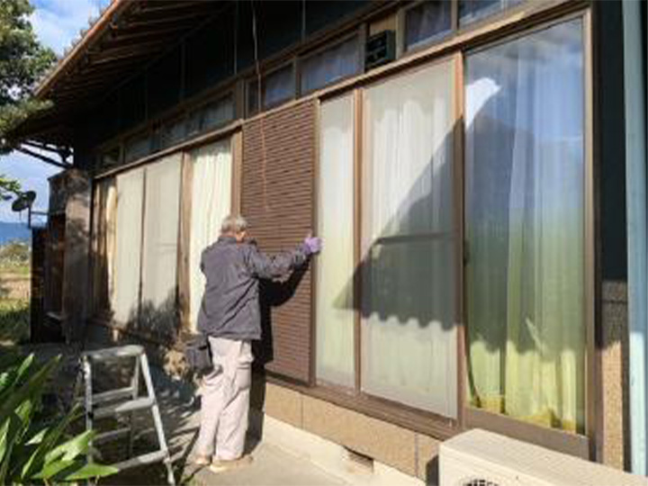 岐阜県本巣市T様 雨戸リフォーム_施工中