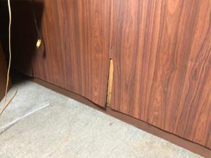 岐阜県羽島市O様 洋室_施工前はがれ