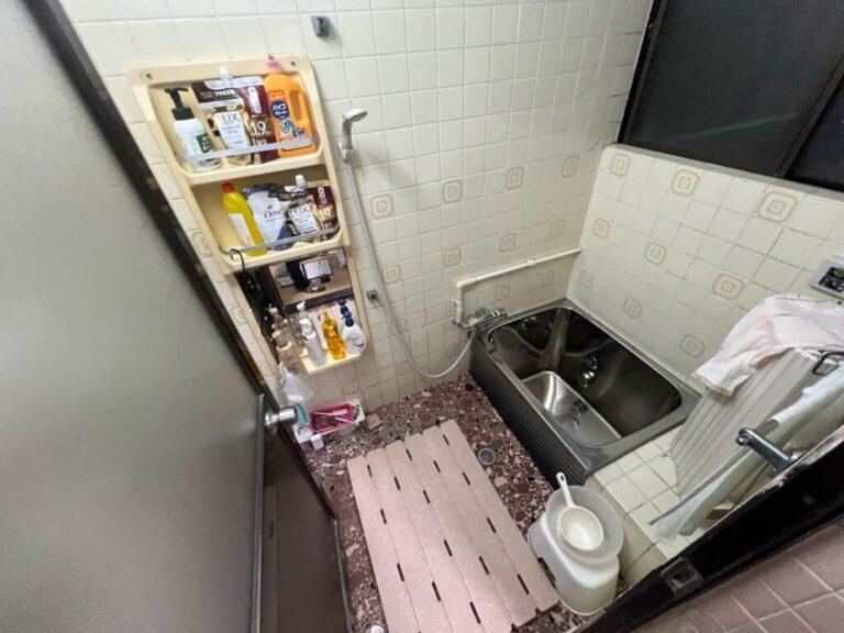 揖斐郡揖斐川町I様_施工前浴室