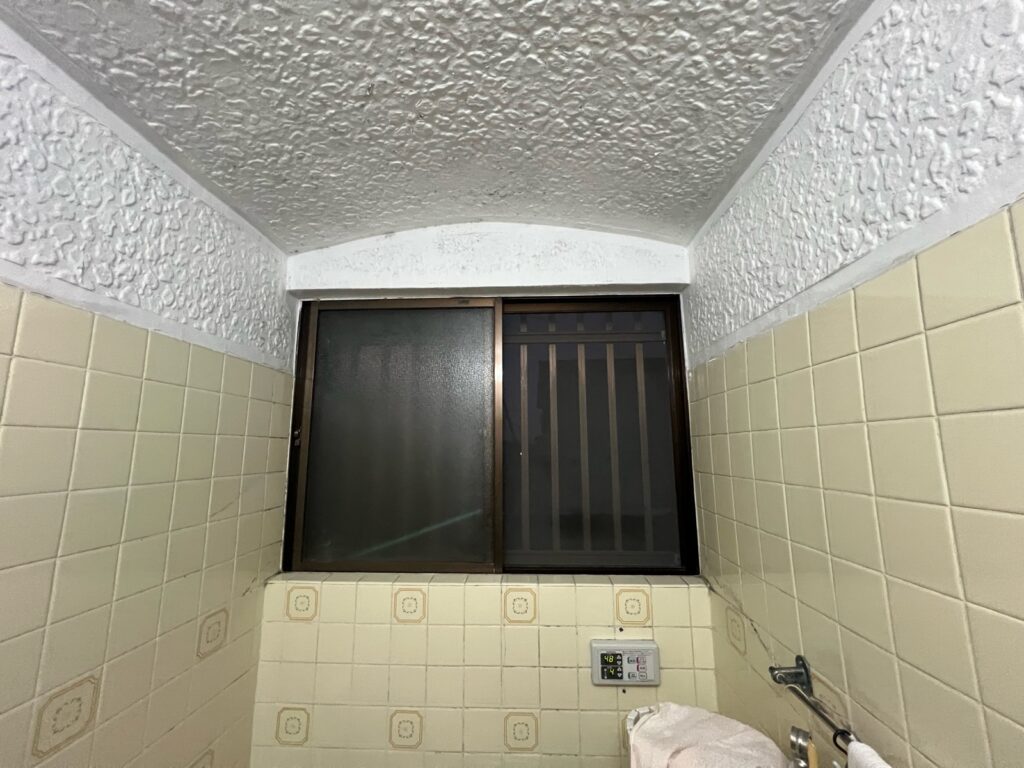 揖斐郡揖斐川町I様_施工前浴室窓