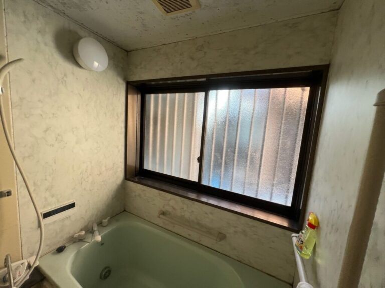 揖斐郡池田町K様_施工前浴室