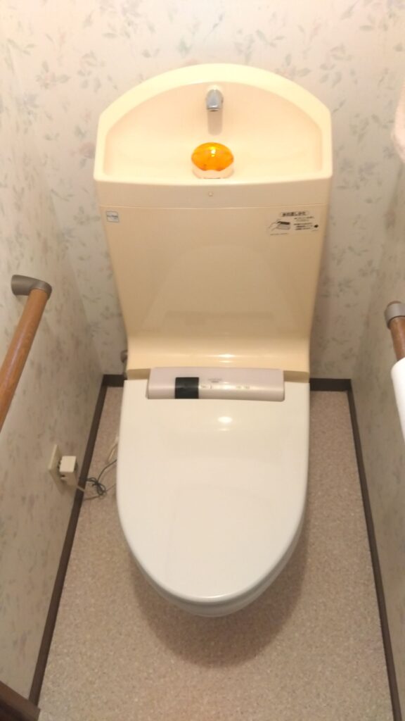 揖斐郡池田町Y様_施工前トイレ