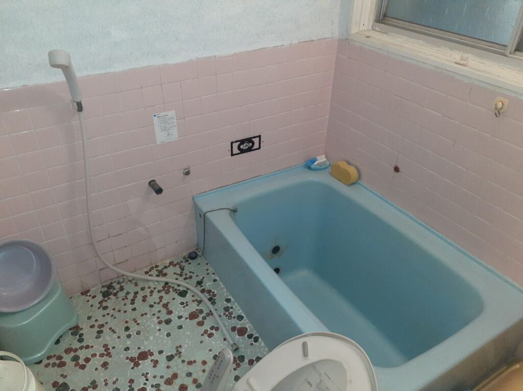 揖斐郡池田町I様_施工前浴室