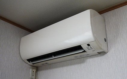 エアコン本体の傾き